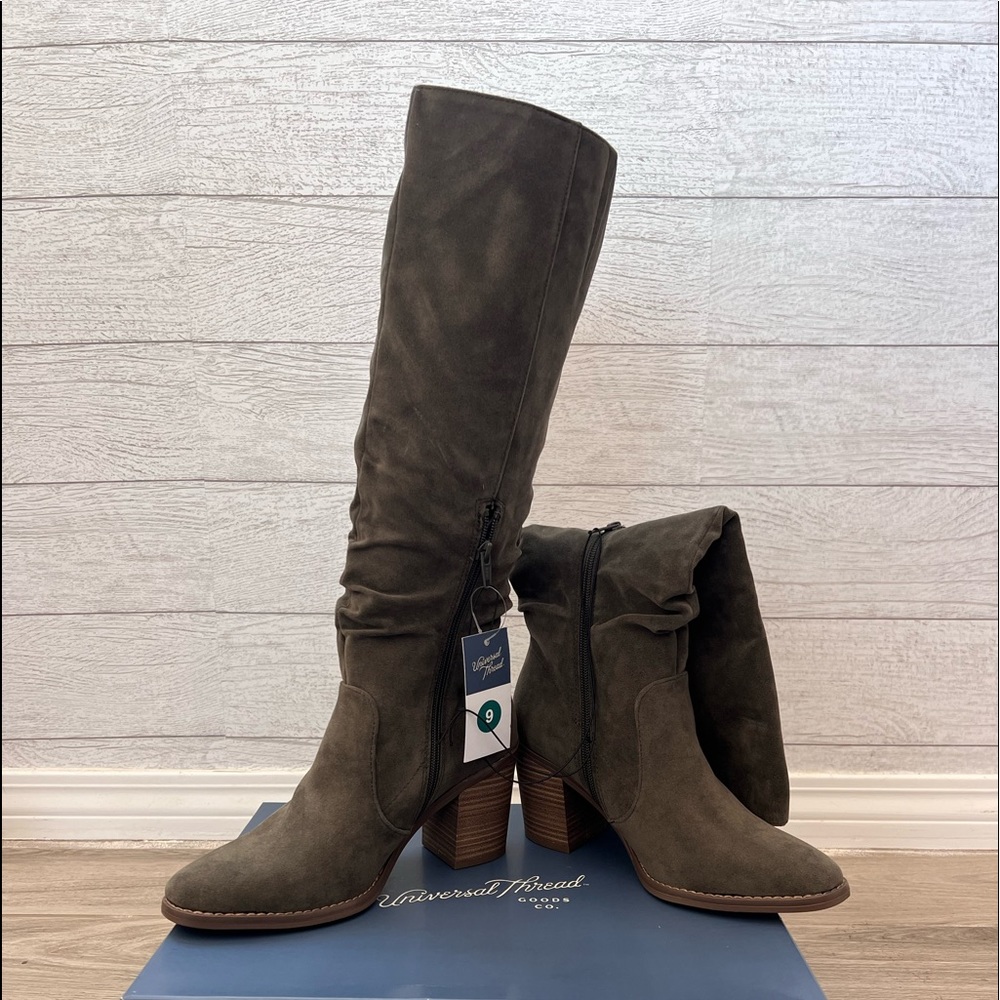 Universal thread woman’s Harlan  Scrunch Boots  sizes 8 1/2 and 9